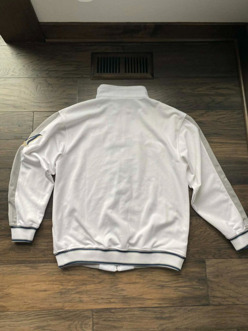 Men's Milwaukee Brewers Jacket - Picture 6 of 7